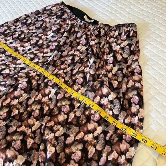 Vince multicolor, pleated cropped pants, size large - Picture 6 of 14